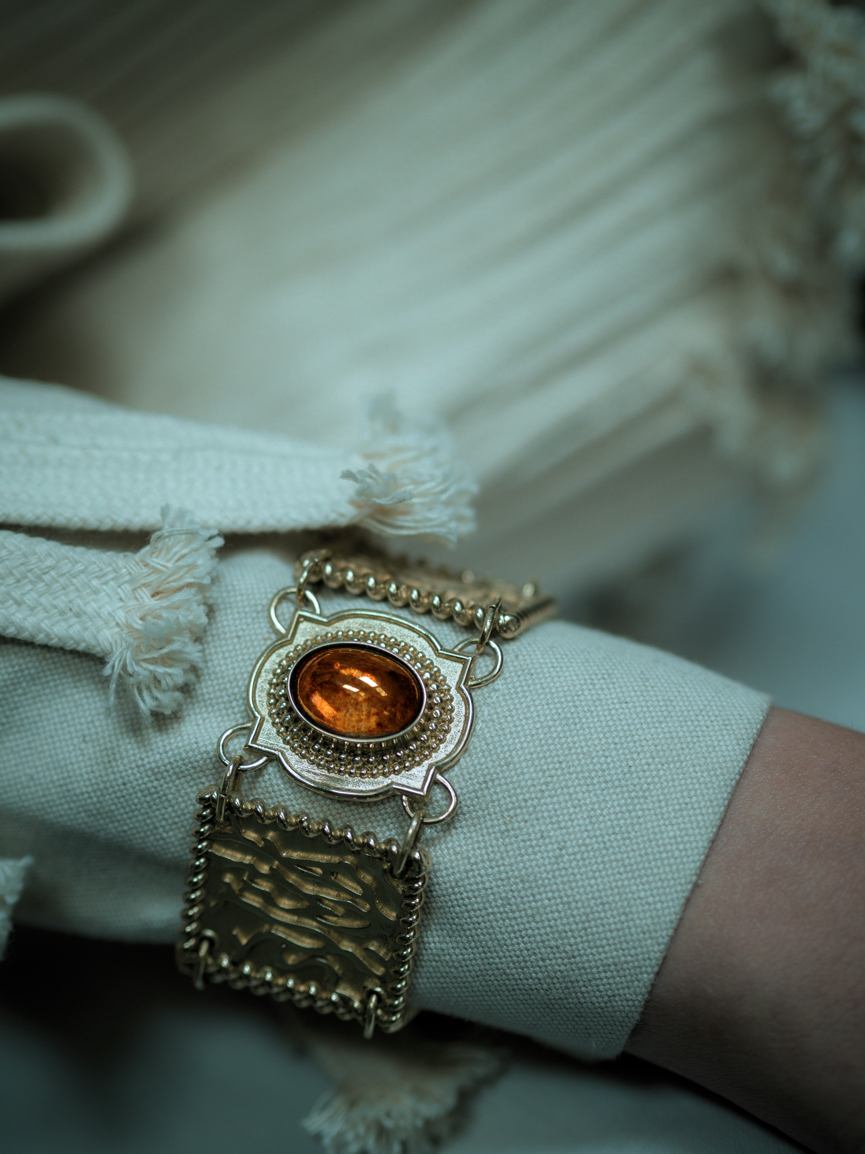 Crossing Bracelet 0