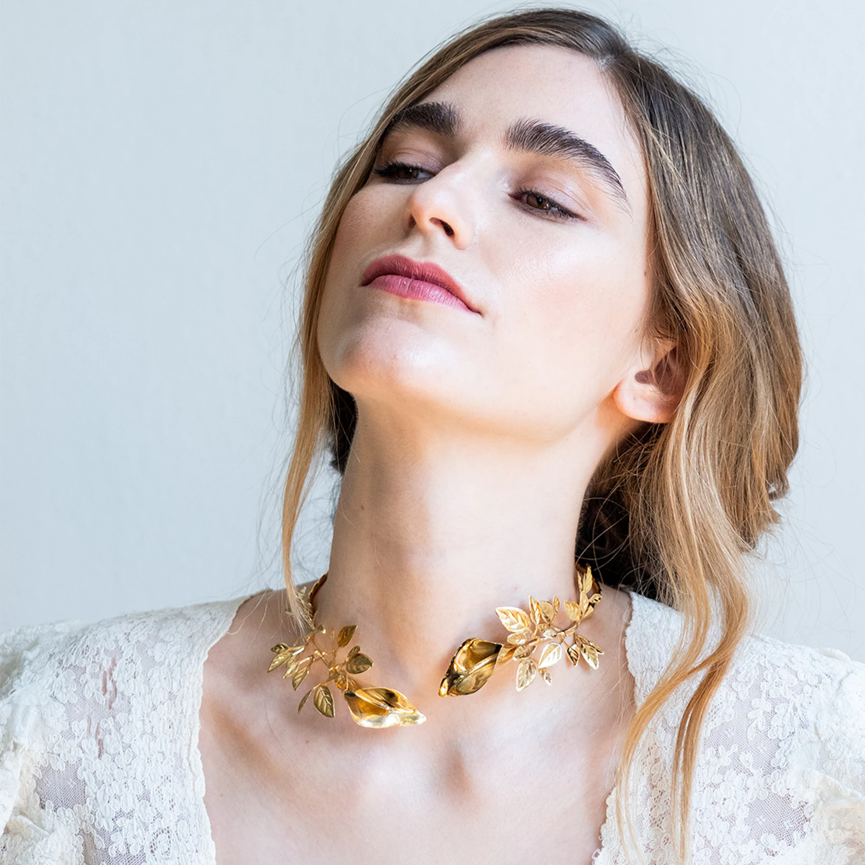 Aurum Lilly Choker 2