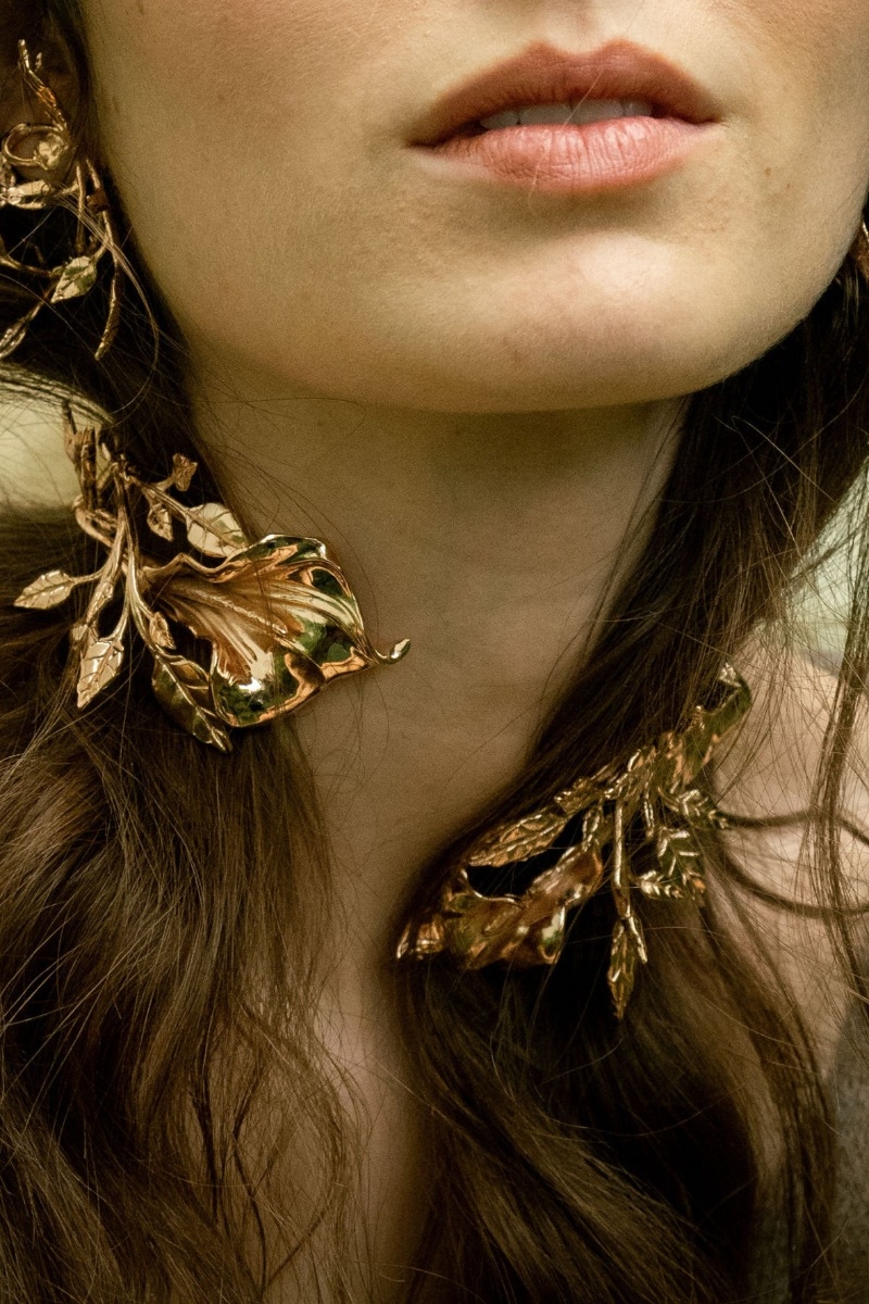 Rose Water Lilies Choker  2