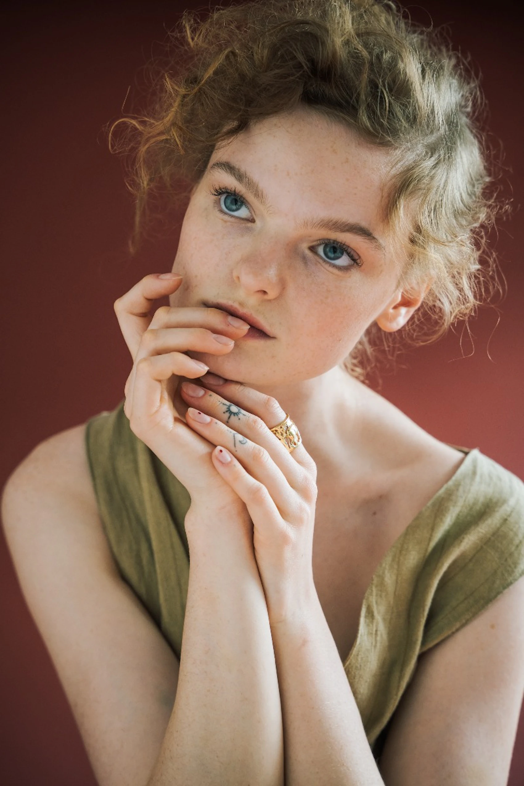 Gold Lolwe Ring 2