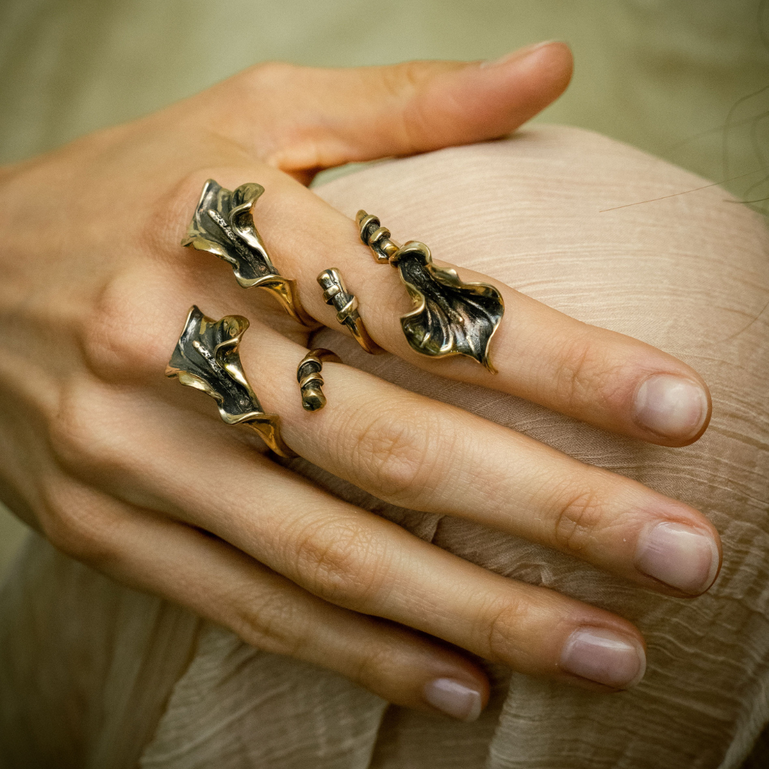 Antique Gold Water Lily Ring 4