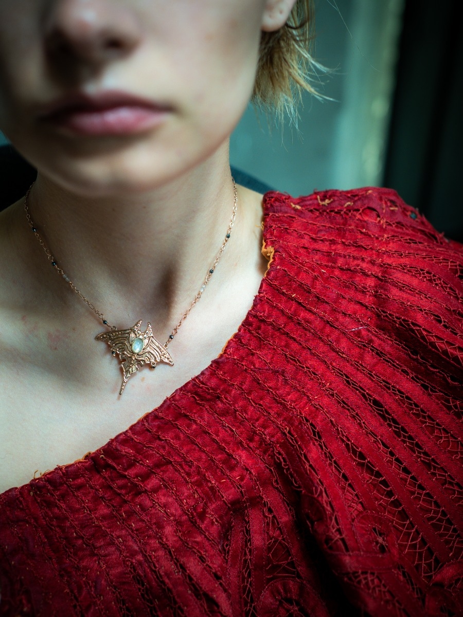 Manta Ray Choker 0