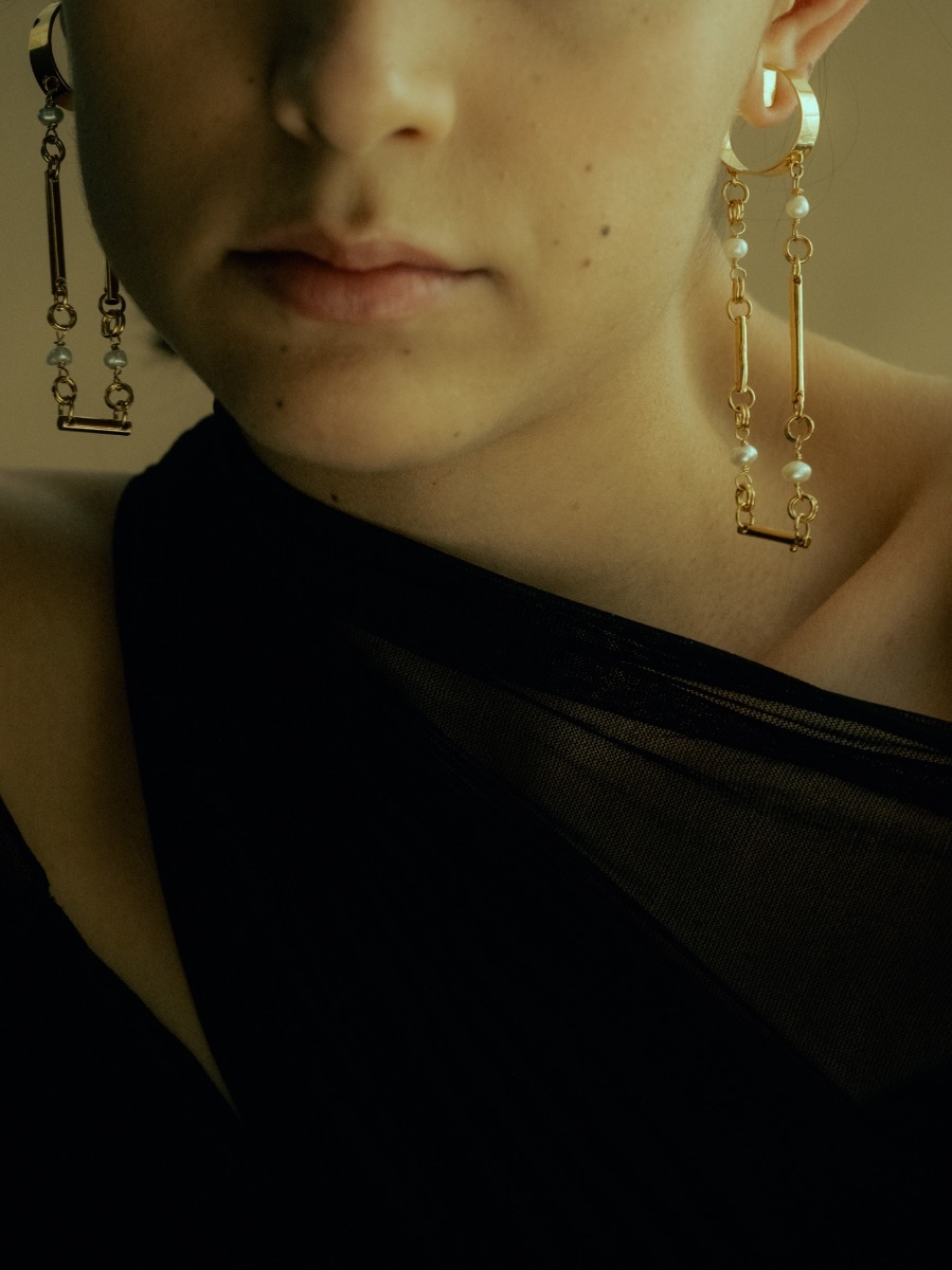 CAPITOL EARRINGS 1